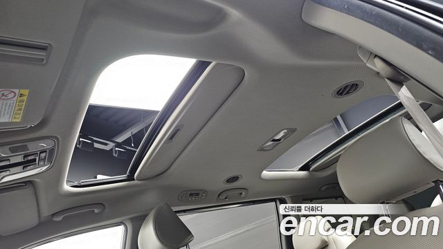 Kia Canival 2015 — photo 17