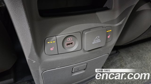 Kia Canival 2015 — photo 19