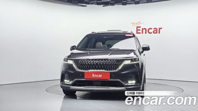 Kia Canival 2023 — photo 3