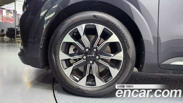 Kia Canival 2023 — photo 5