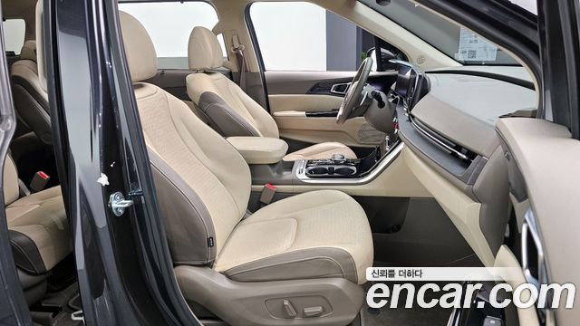 Kia Canival 2023 — photo 11