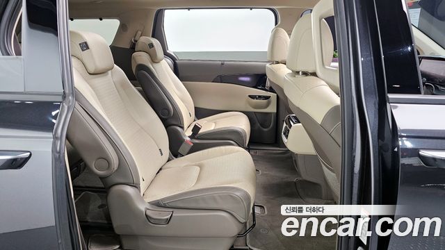 Kia Canival 2023 — photo 13