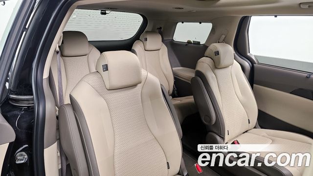 Kia Canival 2023 — photo 14