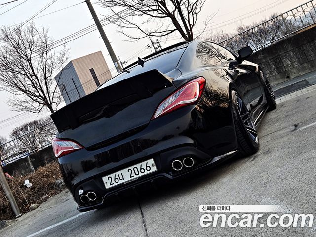 Hyundai Genesis 2011 — photo 2