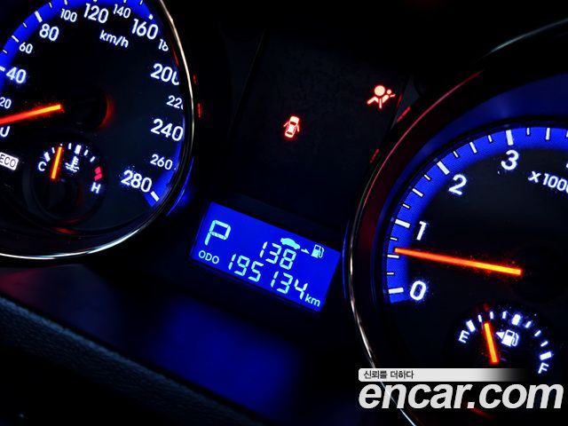 Hyundai Genesis 2011 — photo 8