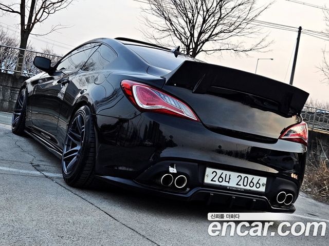 Hyundai Genesis 2011 — photo 13