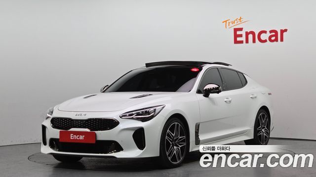 Kia Stinger 2023 — photo 1