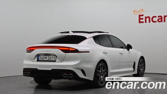 Kia Stinger 2023 — photo 2