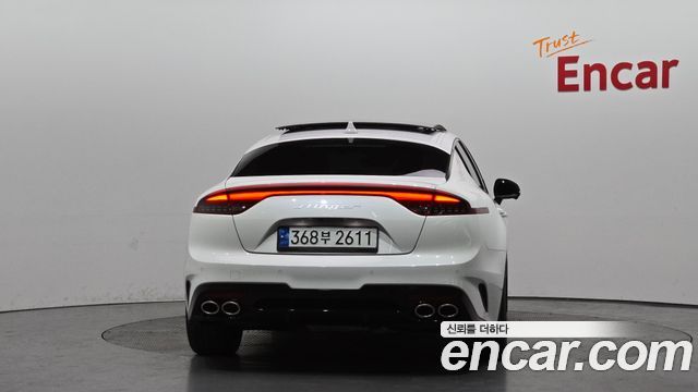 Kia Stinger 2023 — photo 4
