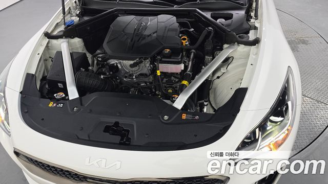 Kia Stinger 2023 — photo 6