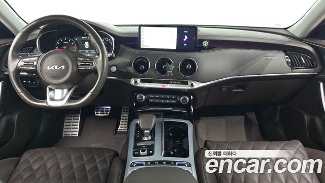 Kia Stinger 2023 — photo 7