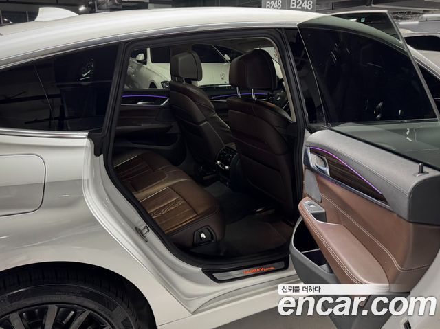 BMW Gran Turismo 2019 — photo 17