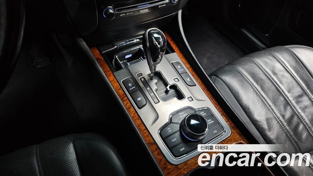 Hyundai Equus 2010 — photo 9