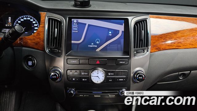 Hyundai Equus 2010 — photo 14