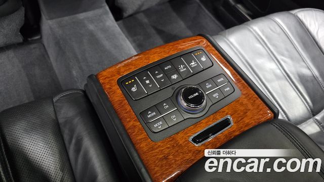 Hyundai Equus 2010 — photo 19