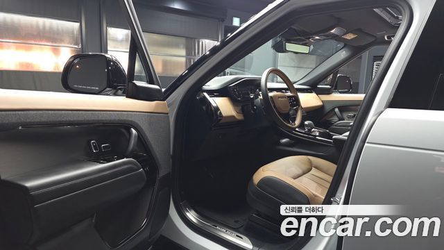 Land Rover Range Rover Sport 2025 — photo 10