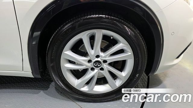 Infiniti Q30 2019 — photo 5