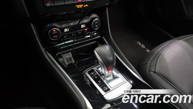 Infiniti Q30 2019 — photo 9