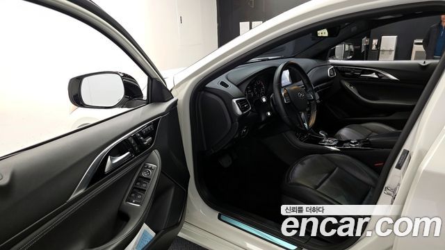 Infiniti Q30 2019 — photo 10