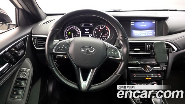 Infiniti Q30 2019 — photo 13