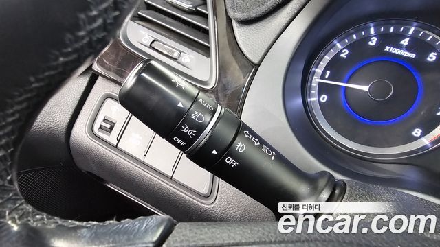Hyundai Grandeur 2011 — photo 18