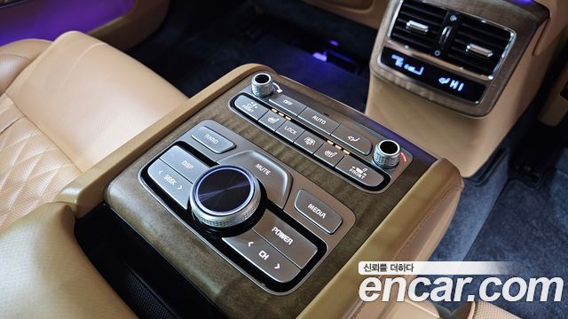 Kia K9 2022 — photo 18