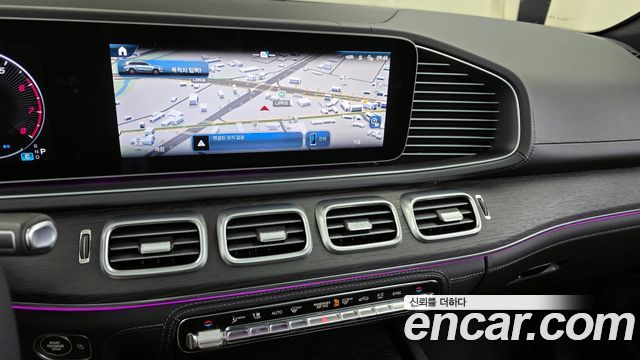 Mercedes-Benz GLS-Class 2025 — photo 14