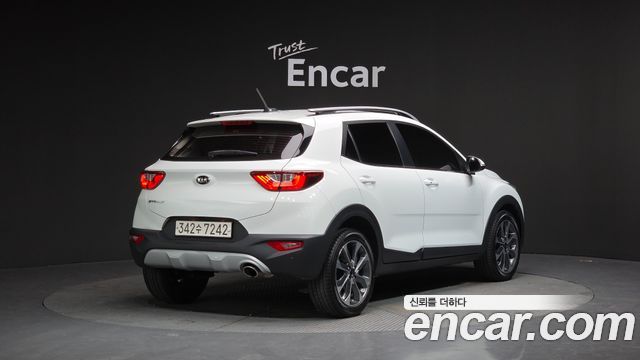 Kia Stonic 2018 — photo 2