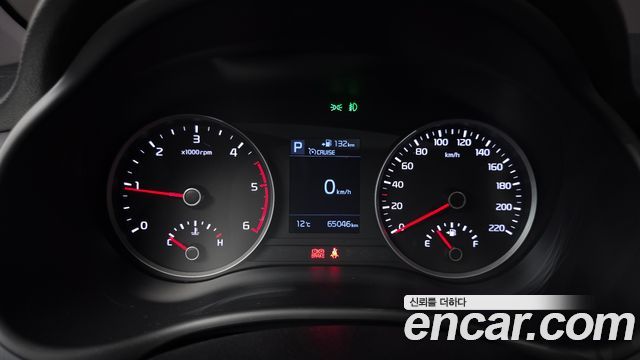 Kia Stonic 2018 — photo 8