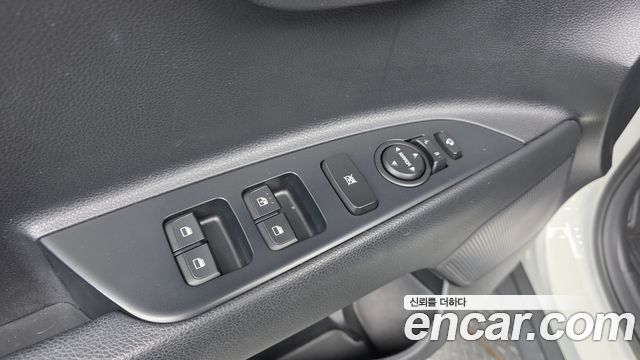 Kia Stonic 2018 — photo 13
