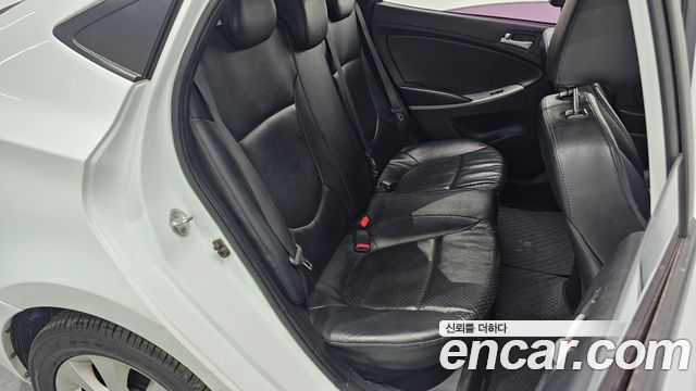 Hyundai Accent 2016 — photo 12