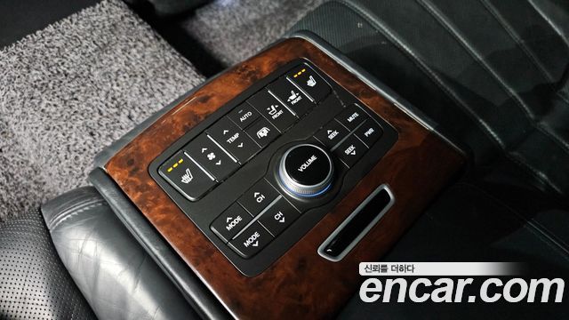 Hyundai Equus 2012 — photo 18