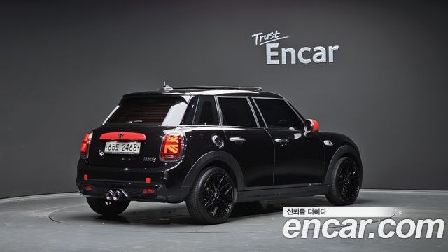 Mini Cooper 2018 — photo 2