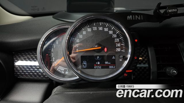 Mini Cooper 2018 — photo 8