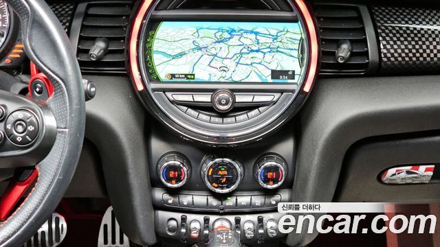 Mini Cooper 2018 — photo 14