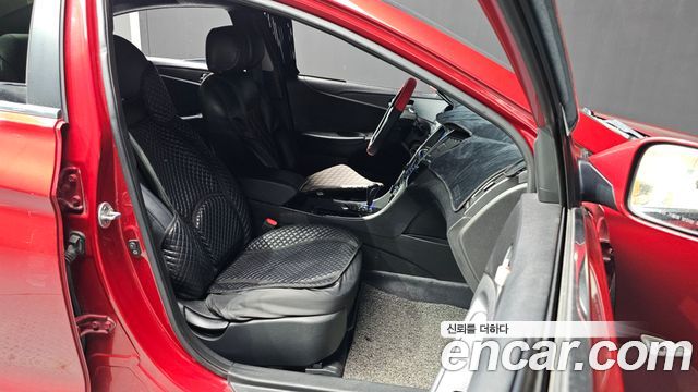 Hyundai Sonata 2010 — photo 11