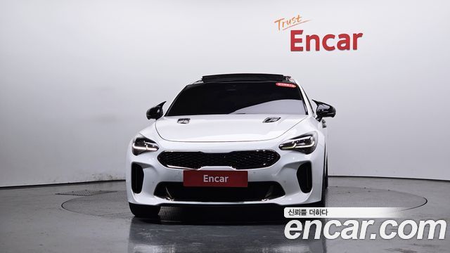 Kia Stinger 2023 — photo 3