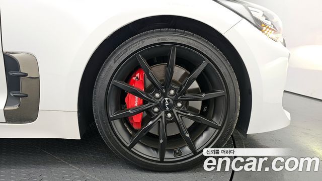 Kia Stinger 2023 — photo 5