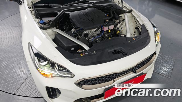 Kia Stinger 2023 — photo 6