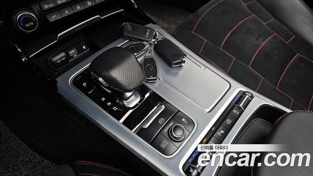 Kia Stinger 2023 — photo 9