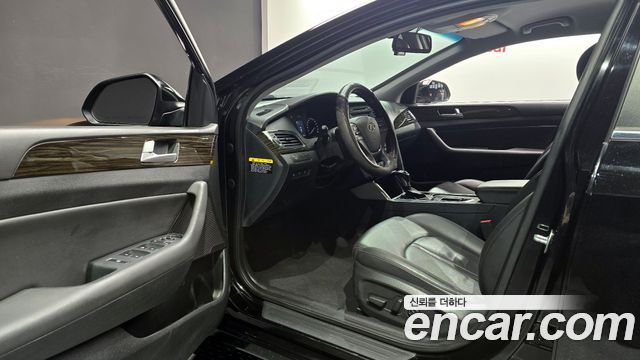 Hyundai Sonata 2016 — photo 11
