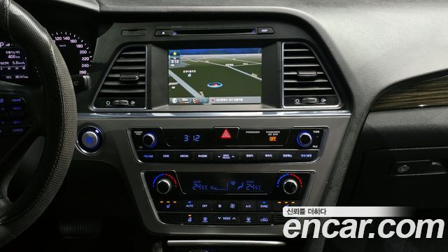 Hyundai Sonata 2016 — photo 17
