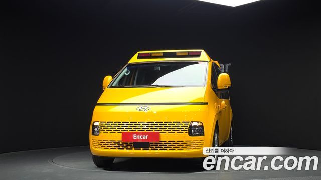 Hyundai Staria 2024 — photo 3