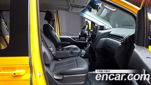 Hyundai Staria 2024 — photo 10