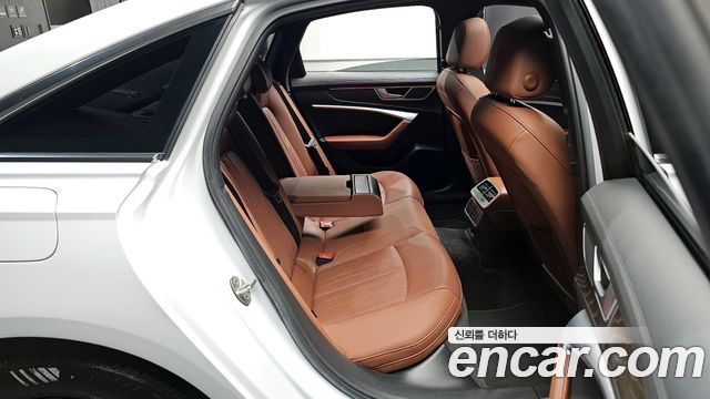 Audi A6 2021 — photo 11
