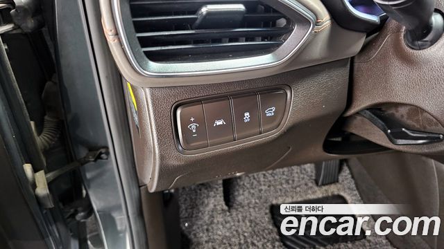 Hyundai Santafe 2019 — photo 16