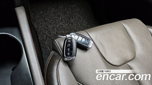 Hyundai Santafe 2019 — photo 18