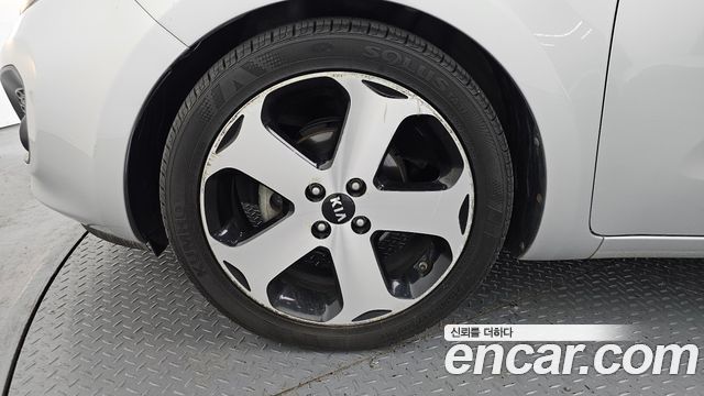 Kia pride 2012 — photo 5