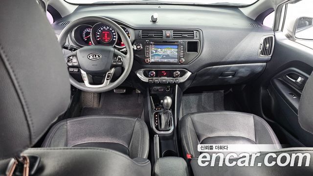 Kia pride 2012 — photo 7