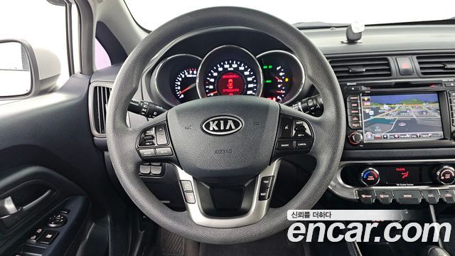 Kia pride 2012 — photo 14